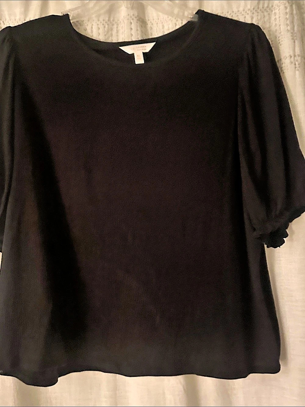 LC Lauren Conrad Ruffled Sleeve Blouse in Black Size Medium Like New